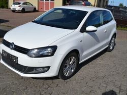 Biały Używany 2013 VW Polo Hatchback | 16 500 zł (Uczciwa cena)