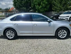 Srebrny Używany 2016 VW Passat Sedan/Limuzyna | 73 900 zł (Dość drogi)