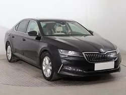 Czarny Używany 2020 Skoda Superb Hatchback | 88 999 zł (Uczciwa cena)
