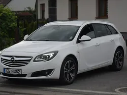 Biały Używany 2014 Opel Insignia Kombi | 32 900 zł (Dobra cena)