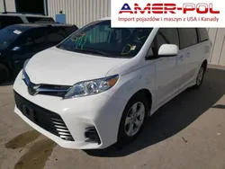 Biały Używany 2020 Toyota Sienna Minivan | 88 000 zł