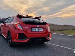 Czerwony Używany 2018 Honda Civic Hatchback | 68 000 zł (Dobra cena)