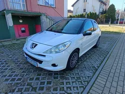 Biały (metalik) Używany 2011 Peugeot 206+ Hatchback | 6300 zł