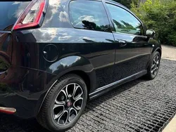 Czarny Używany 2014 Fiat Punto Hatchback | 19 400 zł