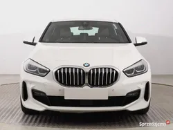 Biały Używany 2021 BMW 118 Hatchback | 99 999 zł (Dość drogi)