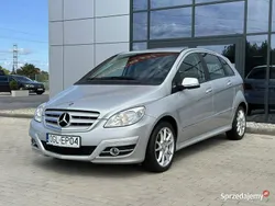 Srebrny (metalik) Używany 2010 Mercedes B180 Minivan | 20 399 zł
