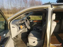 Złoty Używany 2010 Chrysler Town & Country Limited Minivan | 33 000 zł