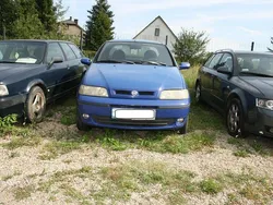 Niebieski jasny Używany 2002 Fiat Albea Sedan/Limuzyna | 2199 zł