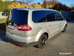 Srebrny Używany 2008 Ford Galaxy Ghia Minivan | 9900 zł (Uczciwa cena)