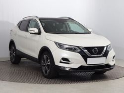 Biały Używany 2018 Nissan Qashqai SUV | 62 999 zł (Uczciwa cena)