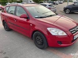 Czerwony Używany 2009 Kia Ceed Sedan/Limuzyna | 15 800 zł