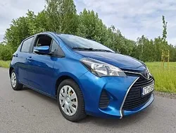 Niebieski Używany 2016 Toyota Yaris Hatchback | 25 900 zł (Uczciwa cena)