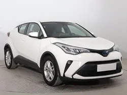 Biały Używany 2022 Toyota C-HR SUV | 92 999 zł (Uczciwa cena)