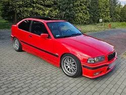 Czerwony Używany 1996 BMW 323 Compact Exclusive Hatchback | 18 999 zł