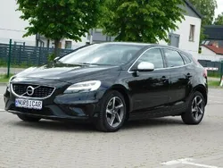 Czarny (metalik) Używany 2018 Volvo V40 R-Design Kombi | 58 888 zł (Uczciwa cena)