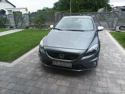 Szary Używany 2015 Volvo V40 Kombi | 44 000 zł (Uczciwa cena)