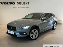 Szary Używany 2024 Volvo V60 CC Kombi | 219 900 zł (Uczciwa cena)