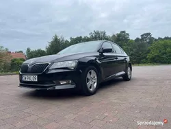 Czarny Używany 2017 Skoda Superb Ambition Sedan/Limuzyna | 50 000 zł (Uczciwa cena)