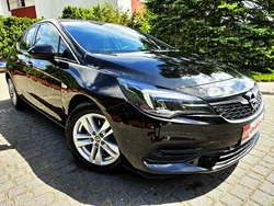 Czarny (metalik) Używany 2020 Opel Astra Hatchback | 55 999 zł (Dość drogi)