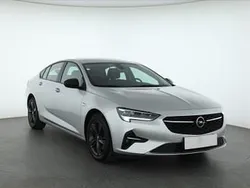 Srebrny Używany 2020 Opel Insignia Hatchback | 54 999 zł (Super Cena)