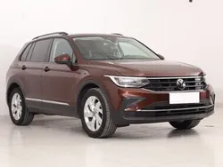 Czerwony Używany 2021 VW Tiguan SUV | 97 999 zł (Dobra cena)