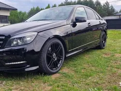Czarny Używany 2011 Mercedes C300 Sedan/Limuzyna | 50 900 zł