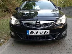 Czarny Używany 2011 Opel Astra OPC Kombi | 23 999 zł (Uczciwa cena)