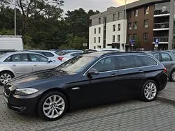 Brązowy Używany 2010 BMW 520 Kombi | 42 000 zł