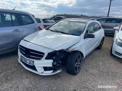 Biały Używany 2015 Mercedes A200 Hatchback | 39 000 zł