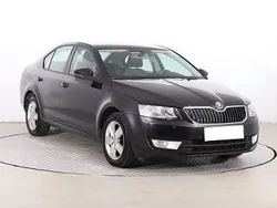 Czarny Używany 2015 Skoda Octavia Hatchback | 33 999 zł (Uczciwa cena)