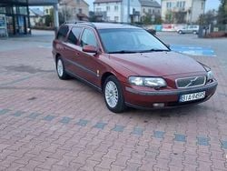 Czerwony Używany 2001 Volvo V70 Kombi | 7499 zł
