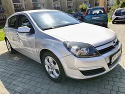 Srebrny Używany 2005 Opel Astra Hatchback | 9700 zł (Dość drogi)