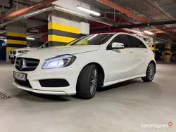 Biały Używany 2015 Mercedes A180 AMG line Hatchback | 72 900 zł (Dość drogi)
