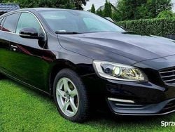 Czarny Używany 2017 Volvo V60 Momentum Kombi | 49 999 zł (Uczciwa cena)