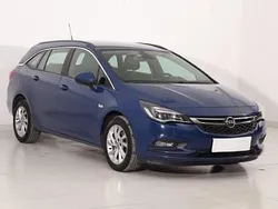 Niebieski Używany 2018 Opel Astra Kombi | 44 999 zł (Uczciwa cena)