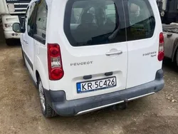 Używany 2011 Peugeot Partner Tepee Minivan | 7200 zł