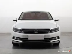Biały Używany 2017 VW Passat Sedan/Limuzyna | 67 999 zł (Uczciwa cena)