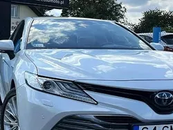Biały Używany 2020 Toyota Camry Executive Sedan/Limuzyna | 139 000 zł (Dość drogi)