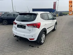 Biały (metalik, perła) Używany 2014 Hyundai ix20 Minivan | 21 900 zł