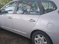 Srebrny Używany 2006 Kia Carens 2 Minivan | 3200 zł