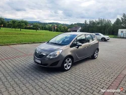 Beżowy Używany 2010 Opel Meriva Minivan | 15 999 zł (Uczciwa cena)