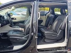 Używany 2022 Chrysler Pacifica Limited SUV | 179 999 zł (Drogi)