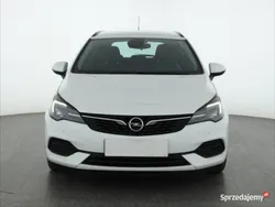 Biały Używany 2021 Opel Astra Kombi | 35 999 zł (Dobra cena)