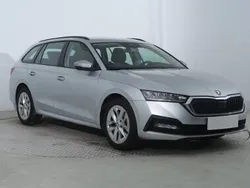 Srebrny Używany 2021 Skoda Octavia Kombi | 67 999 zł (Uczciwa cena)