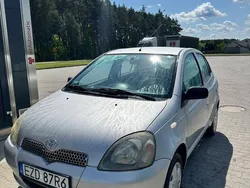 Srebrny Używany 2002 Toyota Yaris Hatchback | 2400 zł