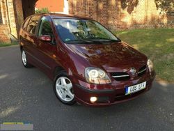 Bordowy (metallic) Używany 2002 Nissan Almera Hatchback | 7999 zł