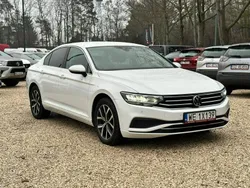 Biały Używany 2020 VW Passat Sedan/Limuzyna | 82 800 zł (Uczciwa cena)