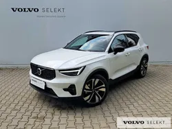Biały Używany 2025 Volvo XC40 SUV | 189 900 zł (Drogi)