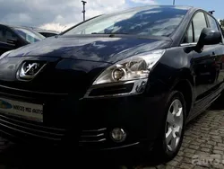 Niebieski metalik Używany 2013 Peugeot 5008 Minivan | 40 900 zł (Uczciwa cena)