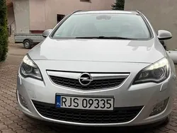 Srebrny Używany 2012 Opel Astra Kombi | 28 000 zł (Dość drogi)